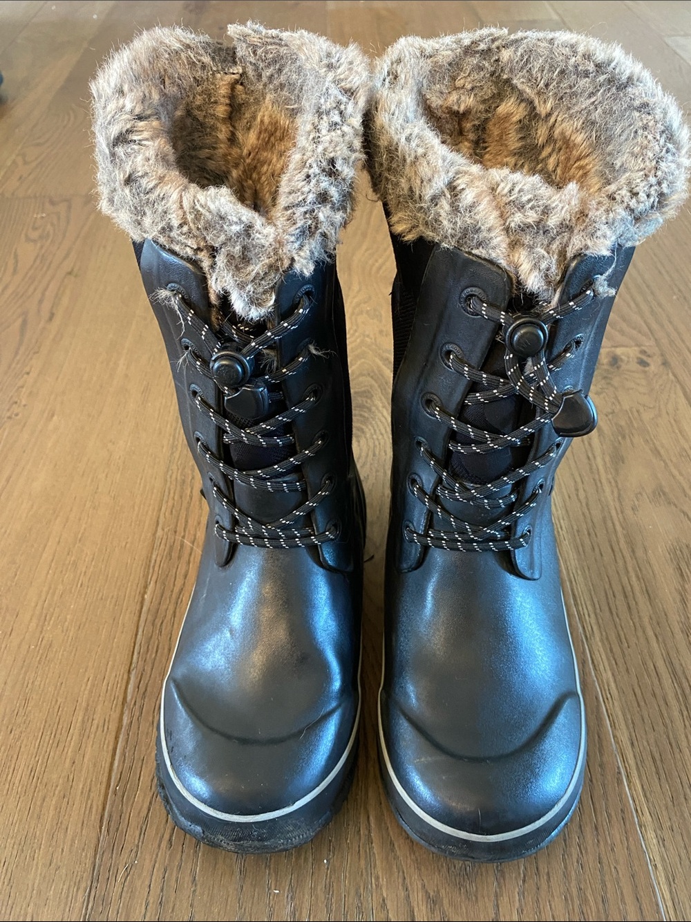 Bogs Black Faux-Fur Trim Lace-Up Winter Boots